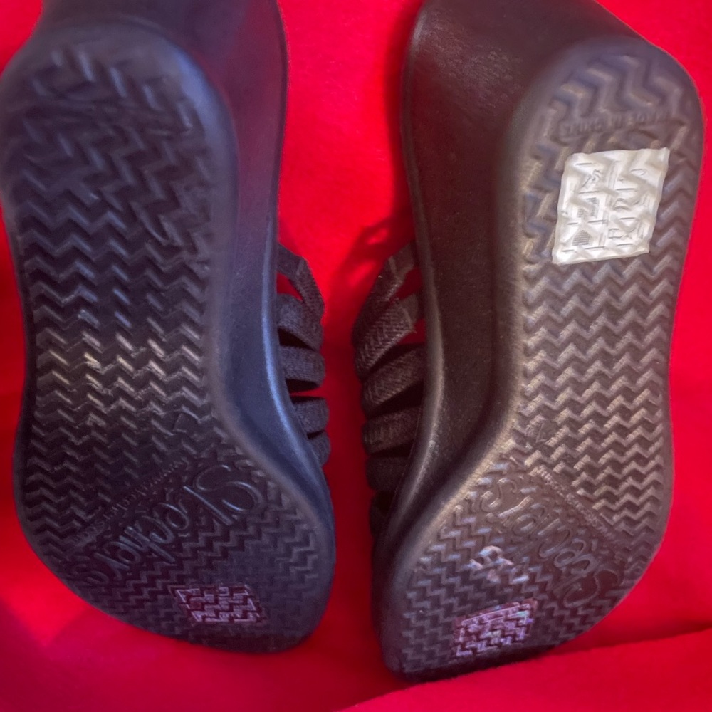 Sketchers Black Wedge Sandals - Picture 6 of 8